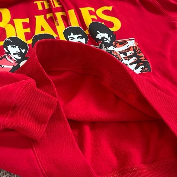 The Beatles Women’s Long Sleeve Hooded Pullover Sweatshirt Red Yellow Graphic M - Picture 6 of 6